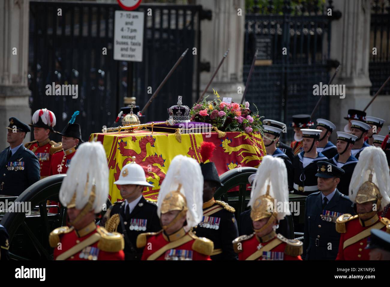 Queen elizabeth coffin hires stock photography and images Alamy