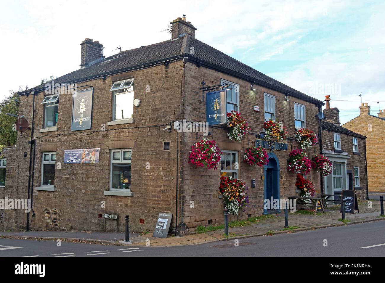 George and Dragon pub, 1 Glossop Rd, Charlesworth, Glossop, High Peak, Derbyshire, England, UK, SK13 5EZ Stock Photo