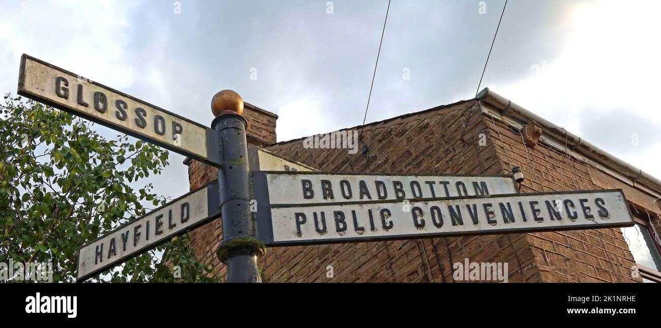 Charlesworth fingerpost sign posts for Broadbottom and Public Conveniences, 1 Glossop Rd, Charlesworth, Glossop SK13 5EZ Stock Photo