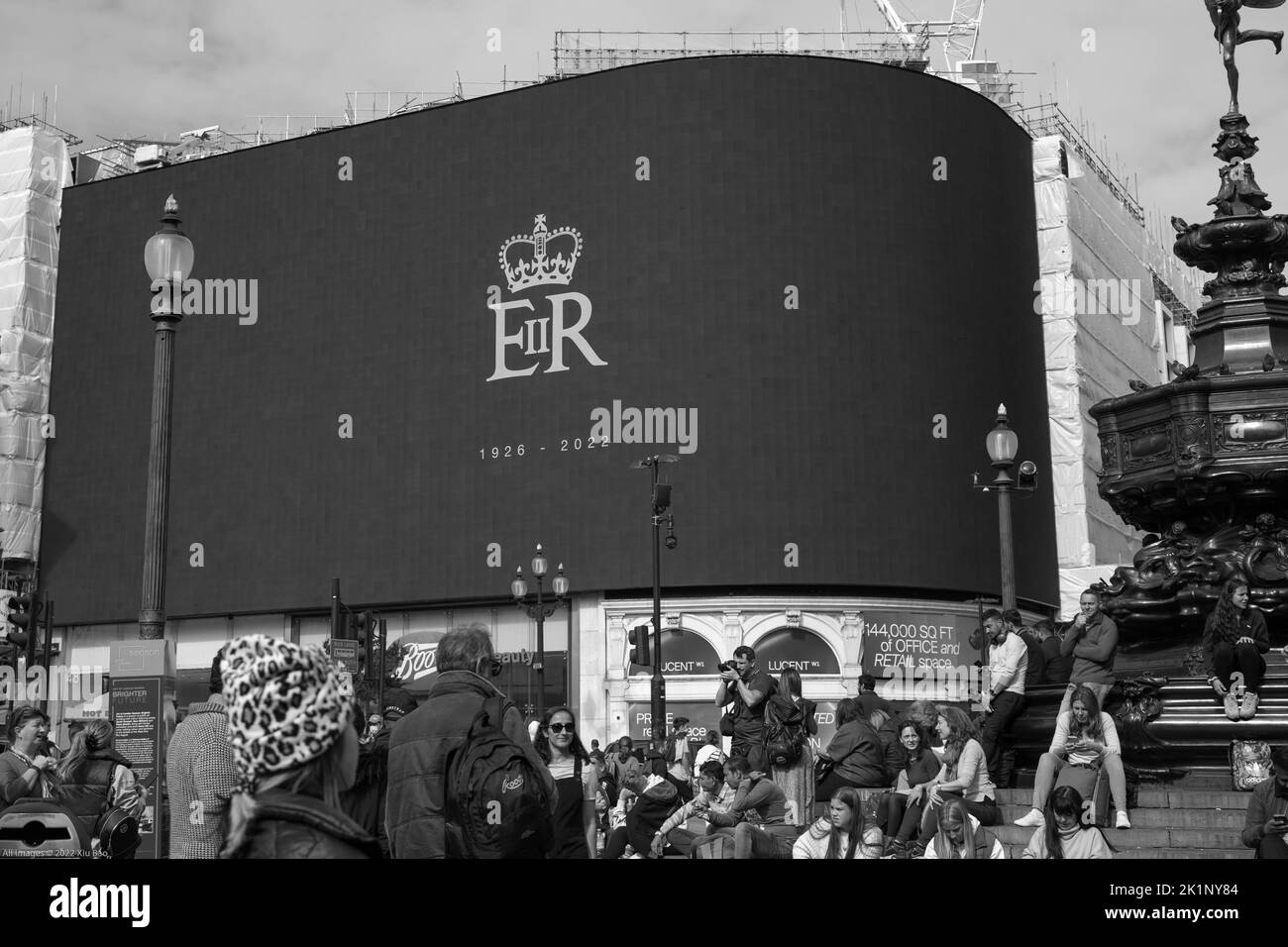London UK, 9th September 2022. The Royal Cypher EIIR is displayed on digital bill board across west end central London in paying tribute to Her Majesty The Queen and commemorate her long service to our nation. Credit: Xiu Bao/Alamy Live News Stock Photo