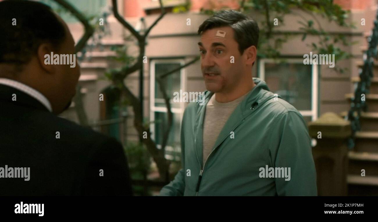 CONFESS, FLETCH, from left Roy Wood Jr., Jon Hamm, 2022. © Paramount