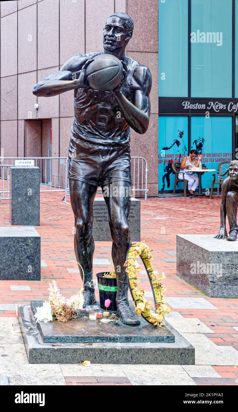 BOSTON, MASSACHUSETTS - August 29, 2022: A statue of former professional basketball player Bill Russell by Ann Hirsch is installed outside Boston's Ci Stock Photo