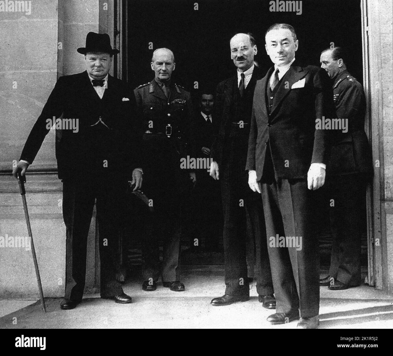 Churchill war cabinet 1940 hi-res stock photography and images - Alamy