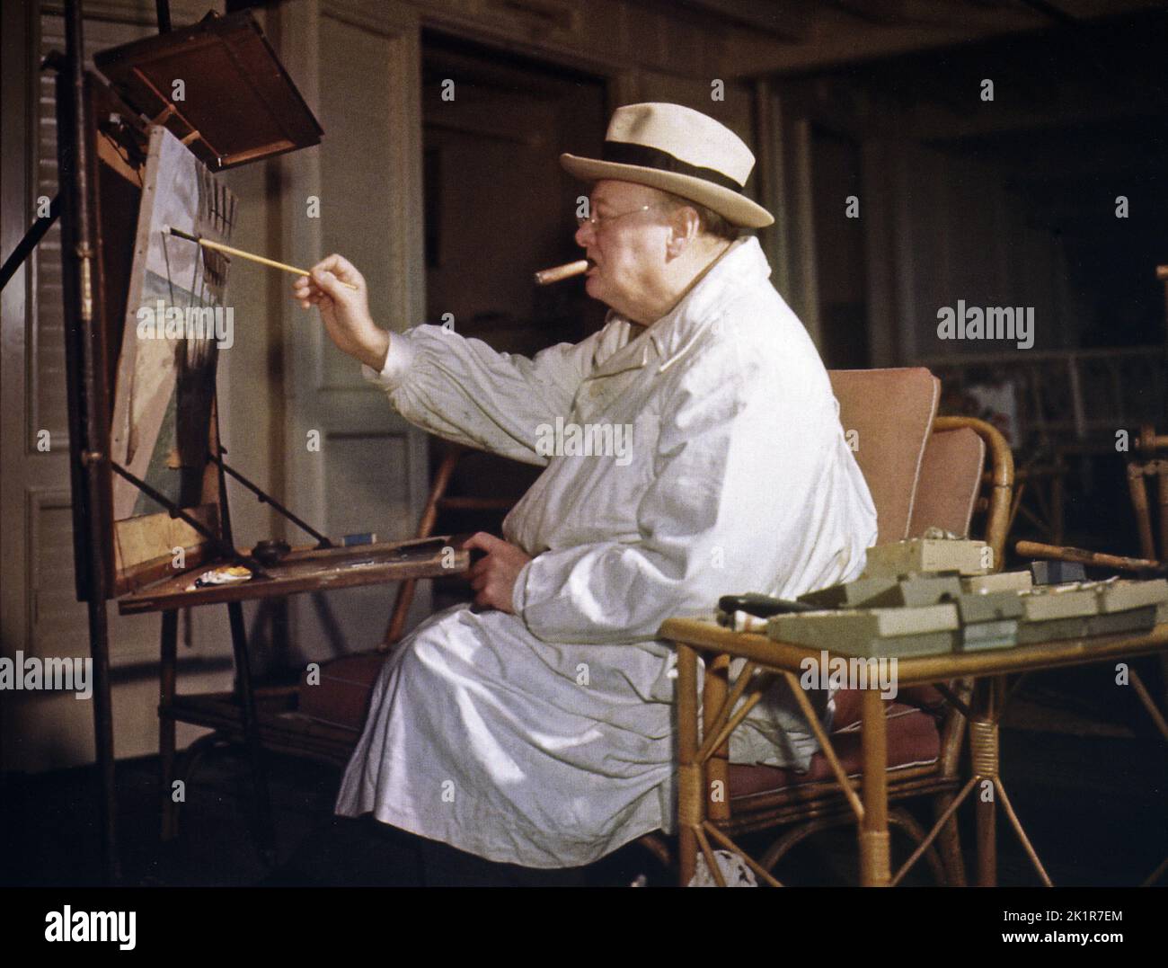 Winston Churchill at his easel painting in Miami Beach, Florida. 1946 Stock Photo