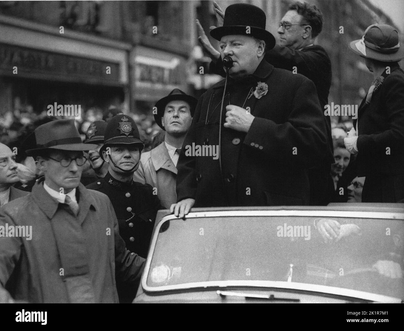 Winston Churchill canvassing for the 1945 General Election Stock Photo