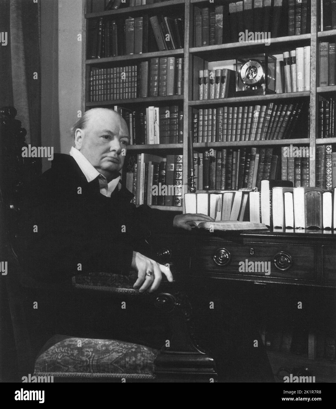 Winston Churchill in his library at 9 Hyde Park Gate, London. 1954 Stock Photo