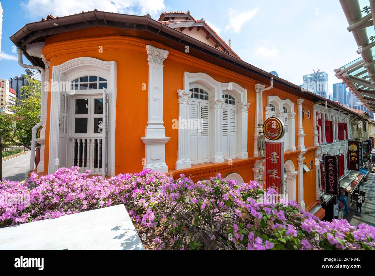 Colourful building facade of fully preserved heritage shops and houses in Singapore's Chinatown. Singapore Stock Photo
