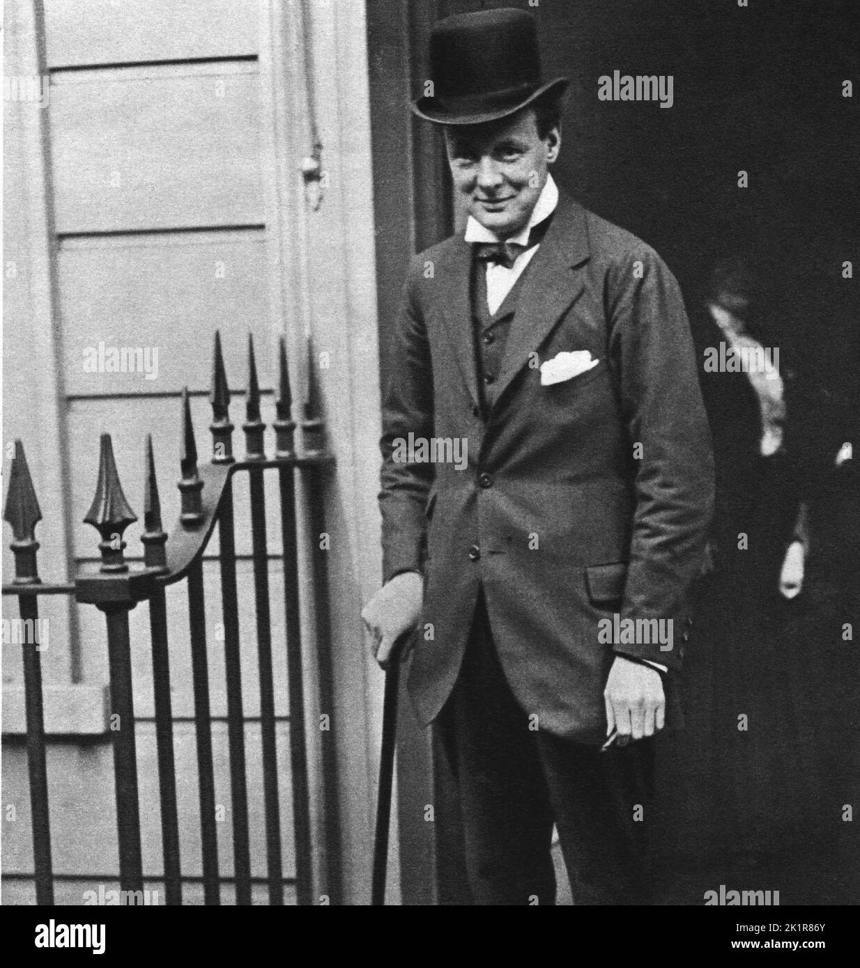 Winston Churchill outside 10 Downing Street. 1908 Stock Photo