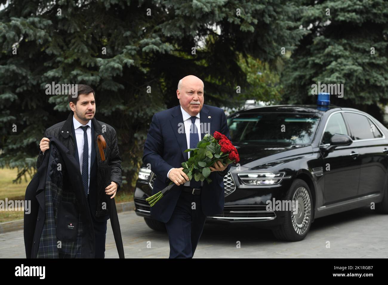 Moscow. The state secretary of the Union State of Russia and Belarus Dmitry Mezentsev (on the right) at a ceremony of farewell to the CEO of media group of Komsomolskaya Pravda Vladimir Sungorkin on the Troyekurovskoye Cemetery. Stock Photo