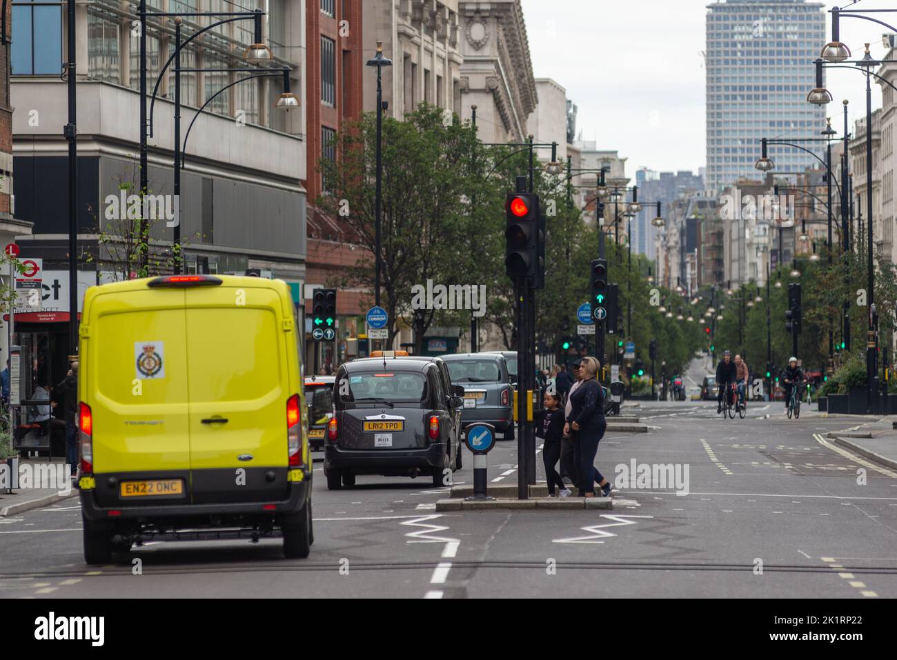 Bond Street lights up London with a tribute to HM Queen Elizabeth II 