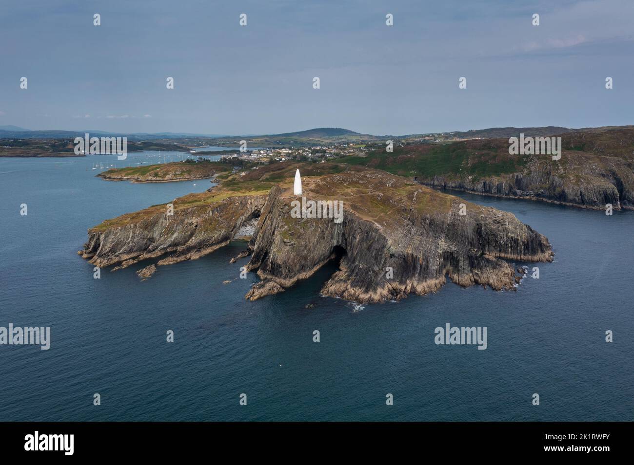 View of the Baltimore Beacon and entrance to Baltimore Harbor in West Cork Stock Photo