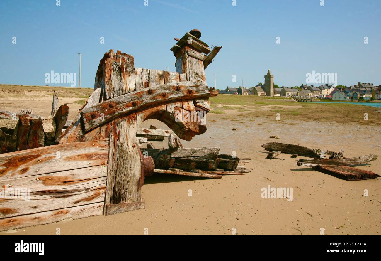 A shipwreck at Port-Bail Sur-Mer on the Cherbourg Peninsula, Normandy, France, Europe Stock Photo