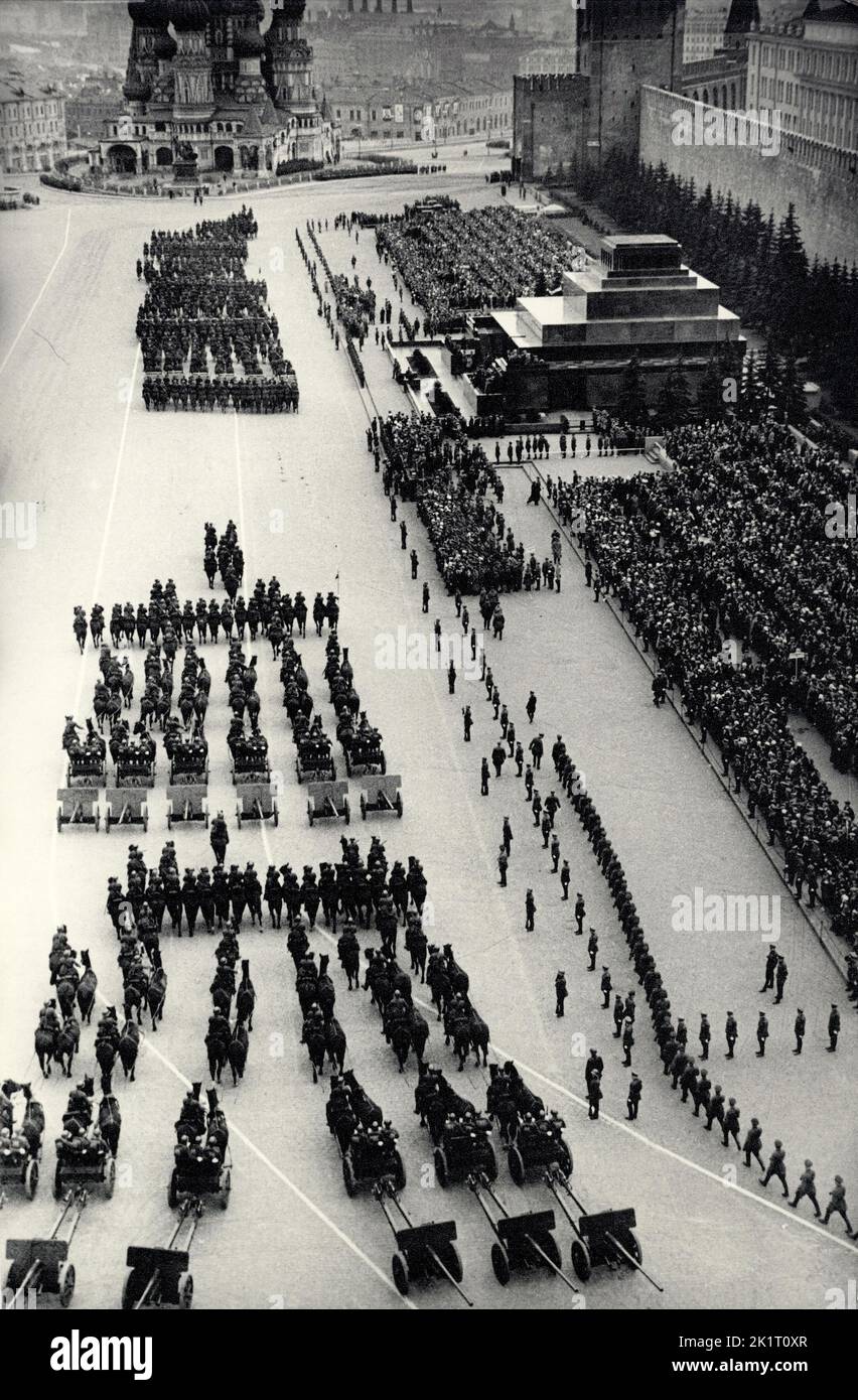 Artillery Parade, Red Square, Moscow. Museum: PRIVATE COLLECTION. Author: Max Vladimirovich Alpert. Stock Photo