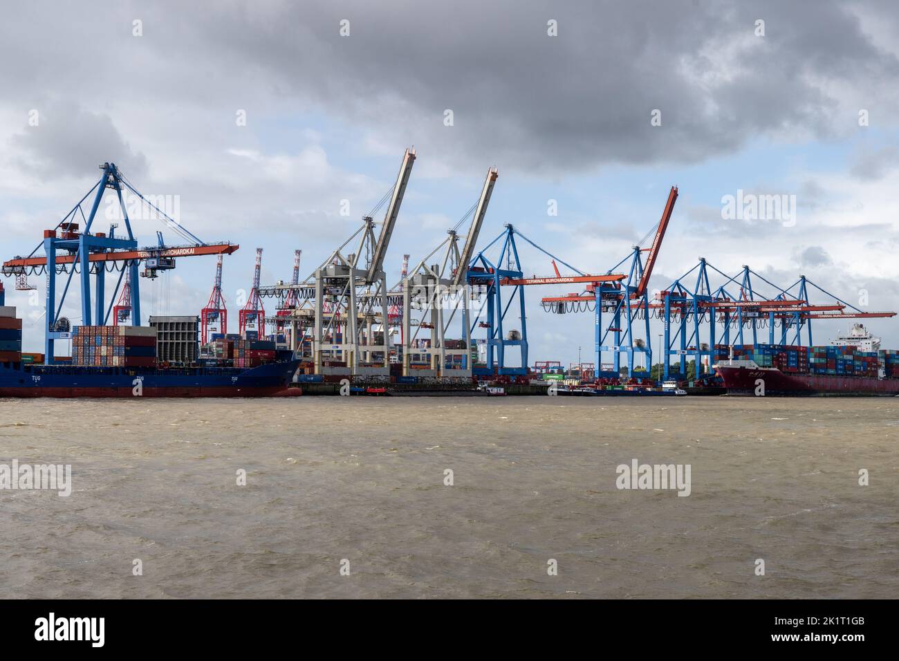 Burchardkai, Container, Hamburg, Hafen, Harbour, 833. Hafengeburtstag, Anniversary, Schiffe, Ship, Elbe, Wasser, Fluss, River, Stock Photo