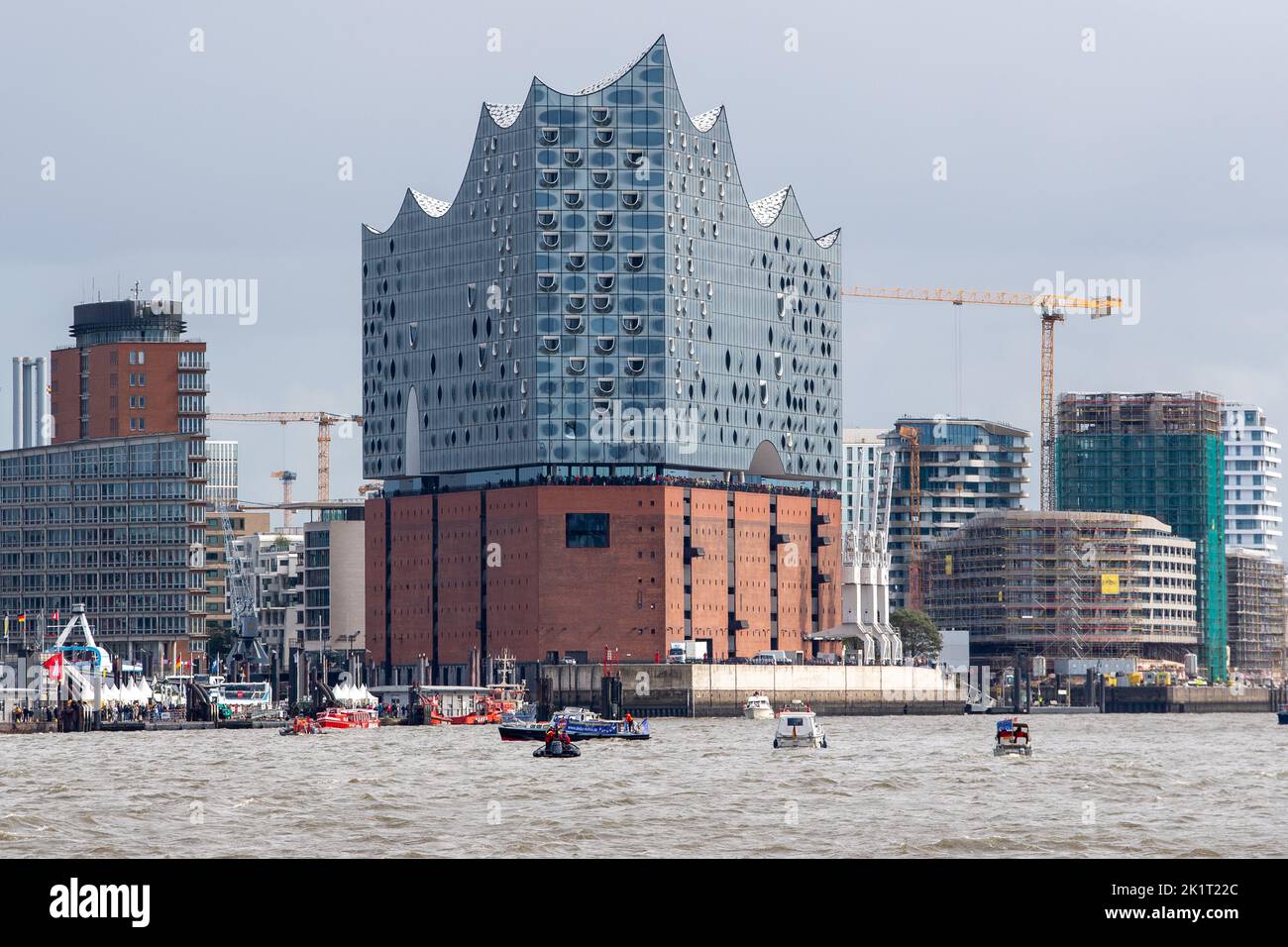 Elbphilharmonie, Hamburg, Hafen, Harbour, 833. Hafengeburtstag, Anniversary, Schiffe, Ship, Elbe, Wasser, Fluss, River, Stock Photo