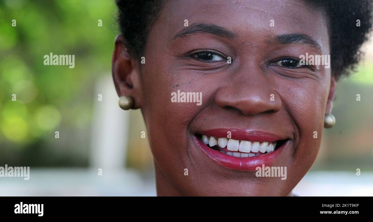 African woman smiling portrait close-up face Stock Photo - Alamy