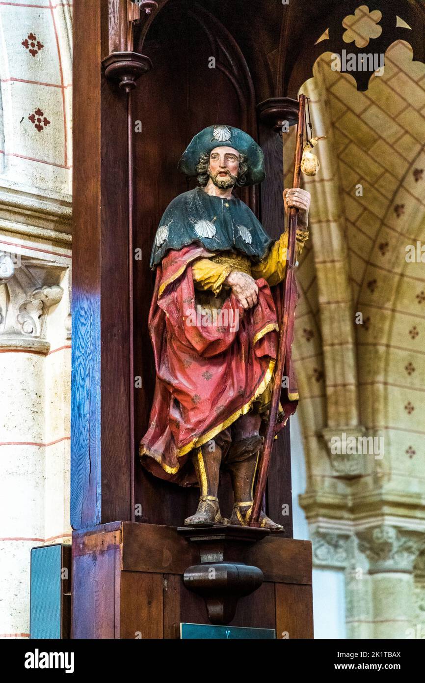 The church of Saint-Martin in Carcans houses a 17th century statue of Saint James in pilgrim's clothing, classified as a historical monument. Carcans, Lesparre-Médoc, France Stock Photo
