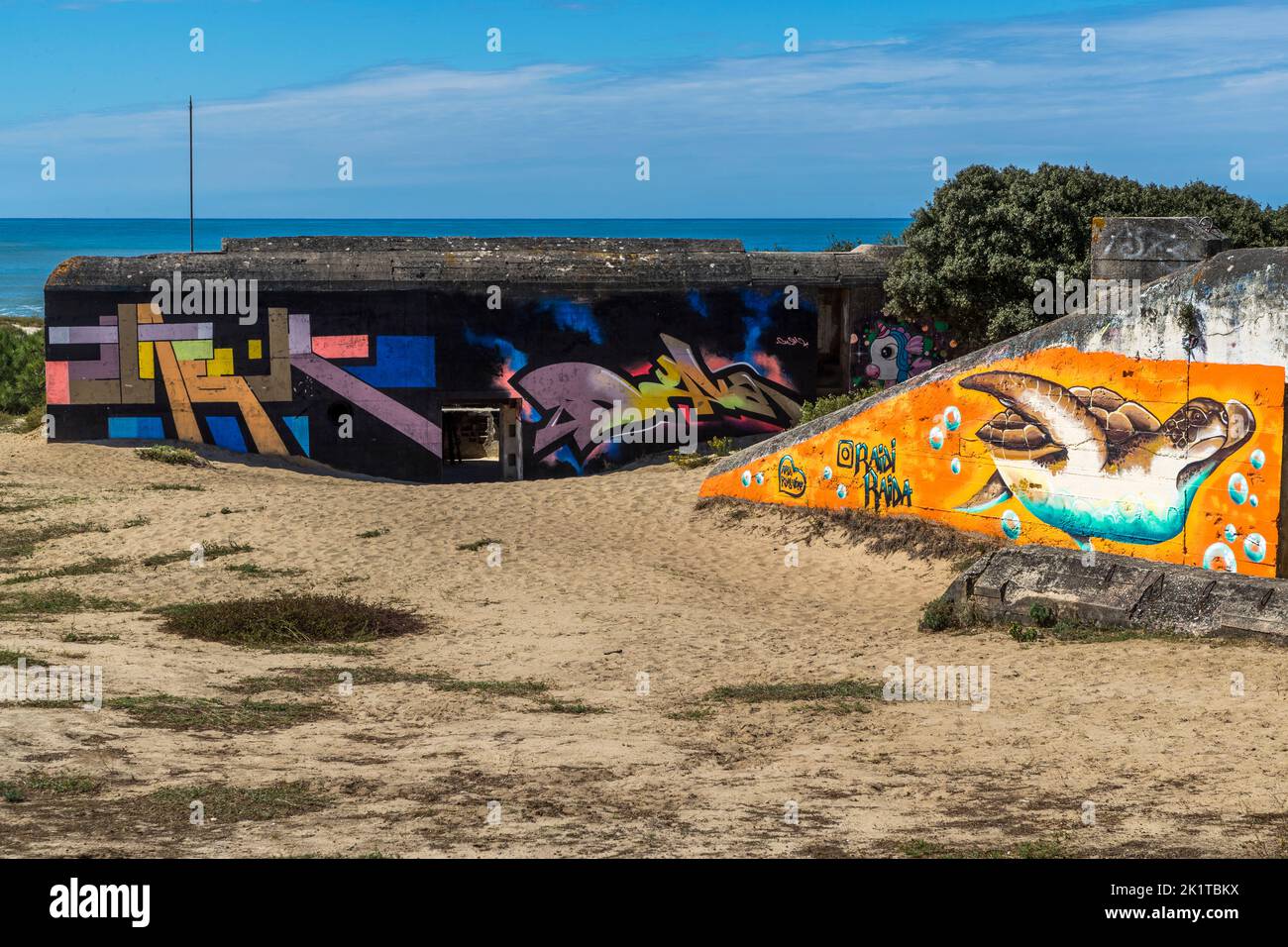 At Les Arros, north of Soulac, the last of the 350 German bunkers from World War II, which formed the Gironde South fortress near Bordeaux, are now colorfully painted.. Les Arros, Soulac, Lesparre-Médoc, France Stock Photo