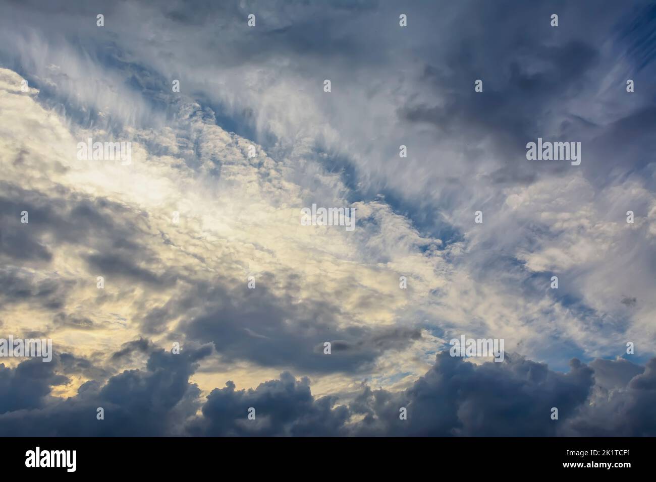 Clouds on city abstract hi-res stock photography and images - Alamy