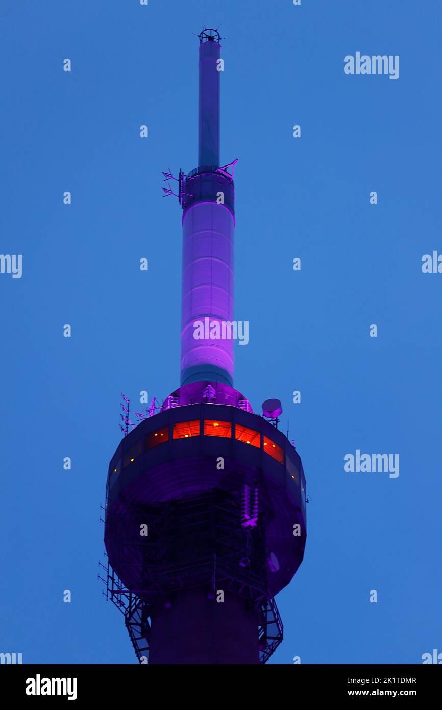 The UK's tallest free standing structure Arqiva Tower, was lit up in Purple t opay tribute to Her Majesty the Queen Elizabeth. Stock Photo