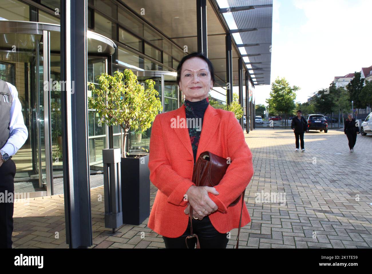 Prof. Dr. Karin BüttnerJanz bei der Ankunft zur Aufzeichnung der MDR
