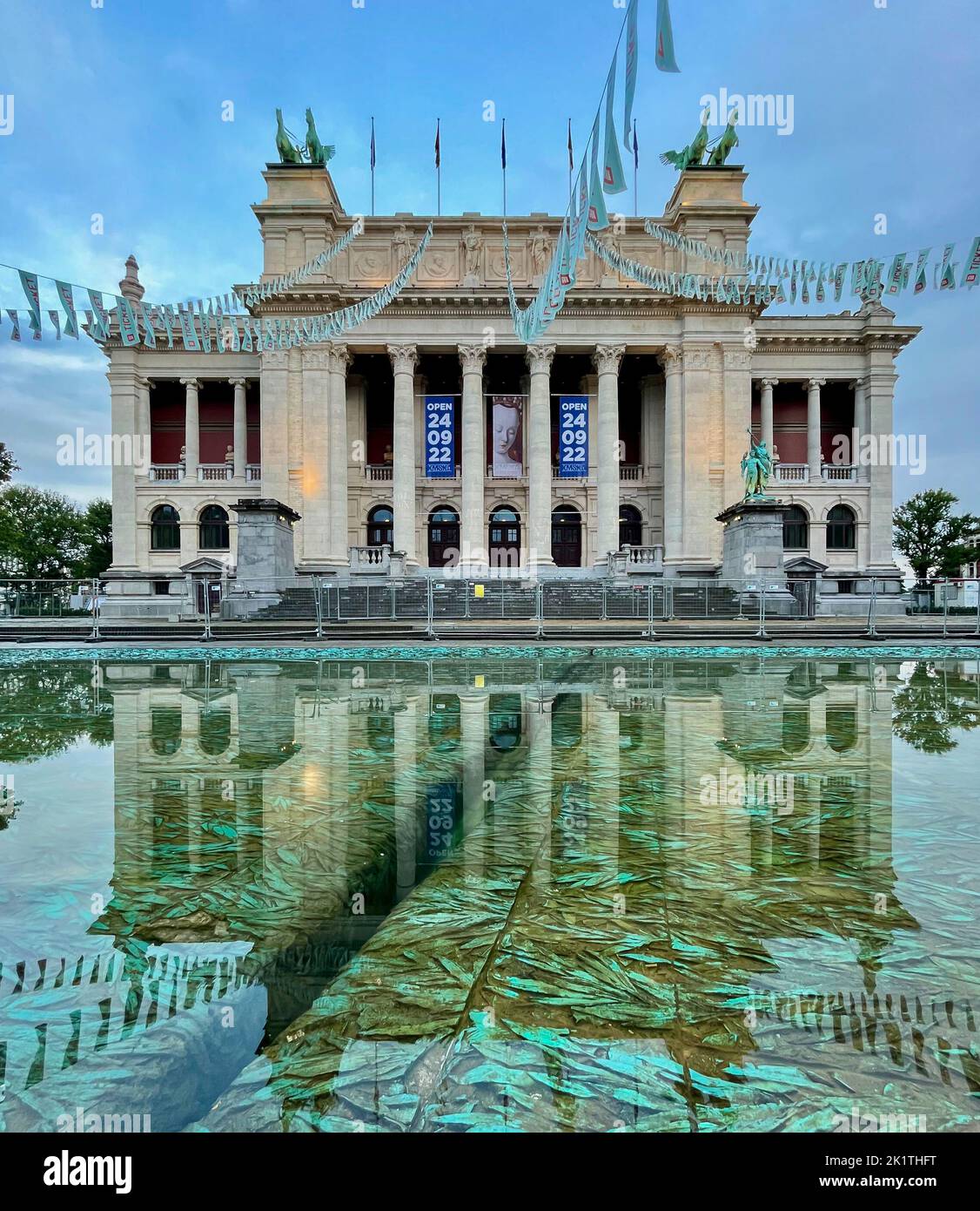 The Antwerp Royal Museum of Fine Arts (KMSKA), reflected in the so-called Deep Fountain Stock Photo