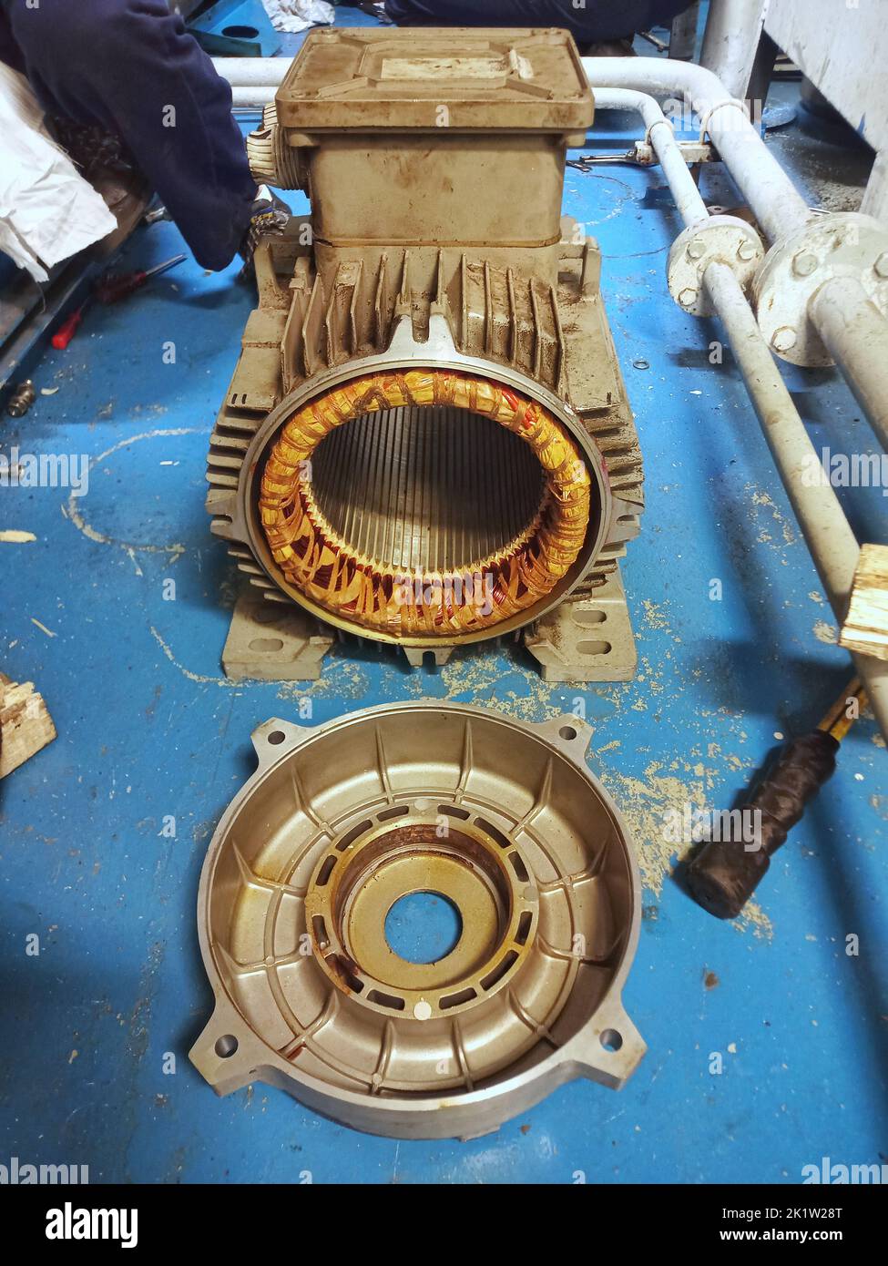 burned motor winding,motor winding low insulation,megger testing