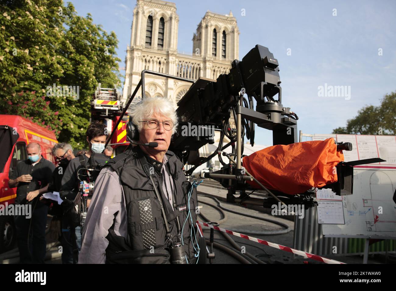 RELEASE DATE: July 22, 2022. TITLE: Notre-Dame on Fire. STUDIO: Pathe. DIRECTOR: Jean-Jacques Annaud. PLOT: A film relating from the inside the Notre-Dame de Paris fire of April 2019. STARRING: Director JEAN-JACQUES ANNAUD. (Credit Image: © Pathe/Entertainment Pictures) Stock Photo