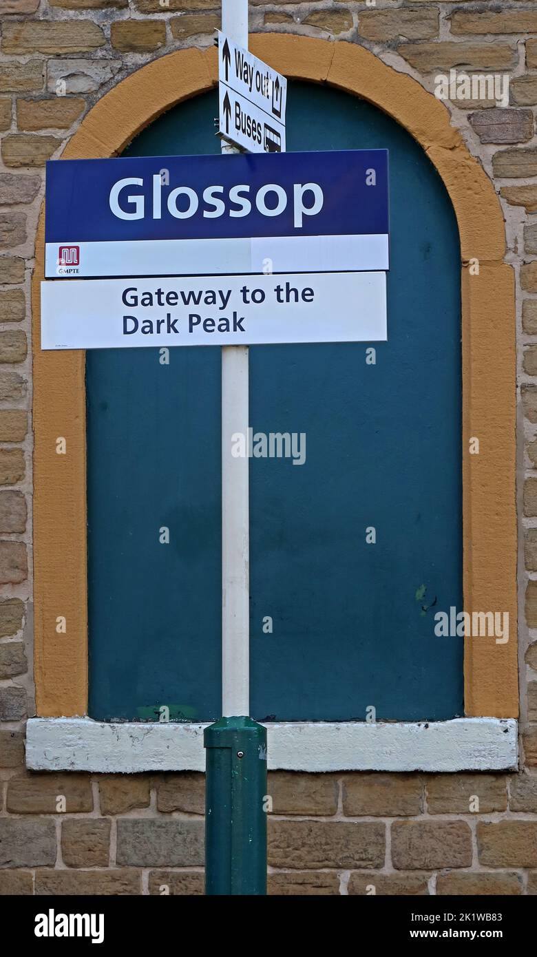 Glossop railway station, Gateway To the Dark Peak sign, on platform, Norfolk Street, Glossop, High Peak, Derbyshire, England, UK, SK13 8BS Stock Photo