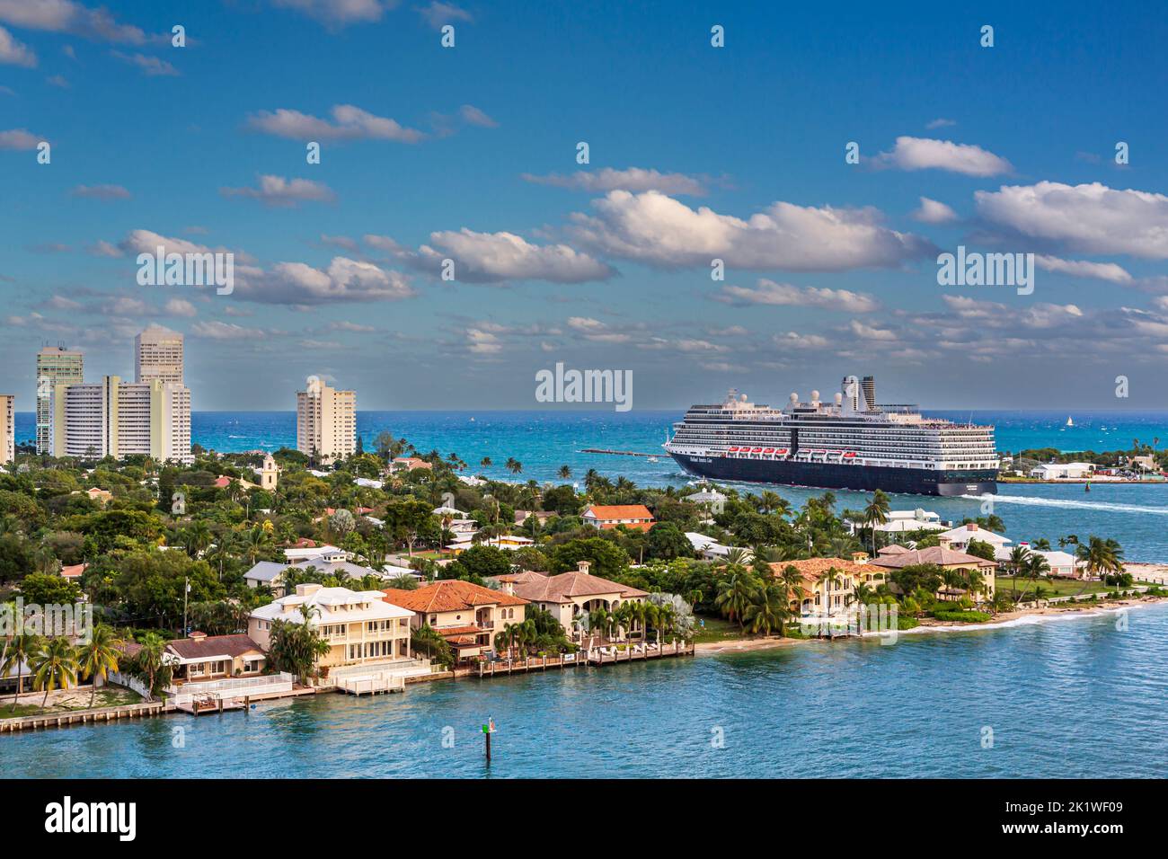 A cruise ship leaving the port of Fort Lauderdale, Florida, USA. Stock Photo