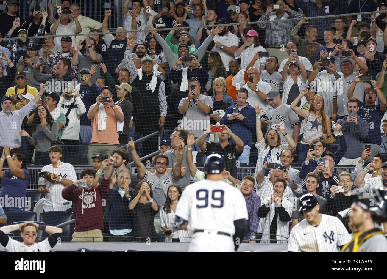 Yankee stadium fans hi-res stock photography and images - Alamy