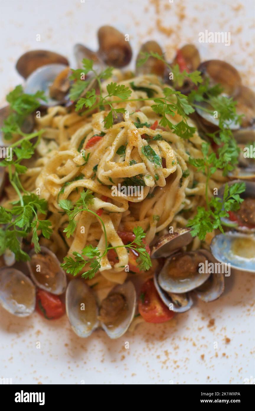 Spaghetti alle Vongole - Clams linguini Stock Photo