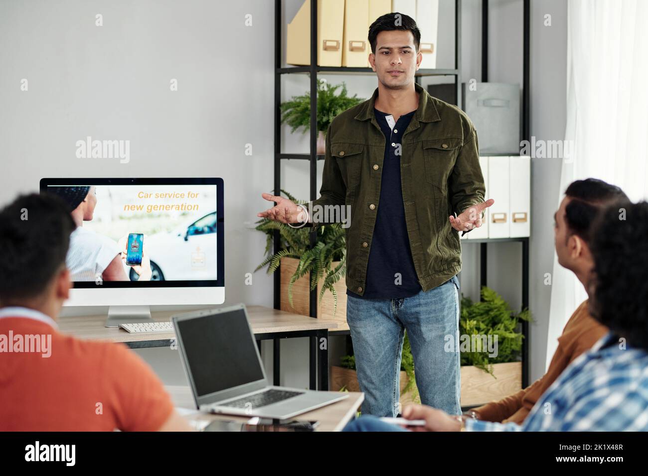 Presenting Presenting team hi-res stock photography and images - Alamy