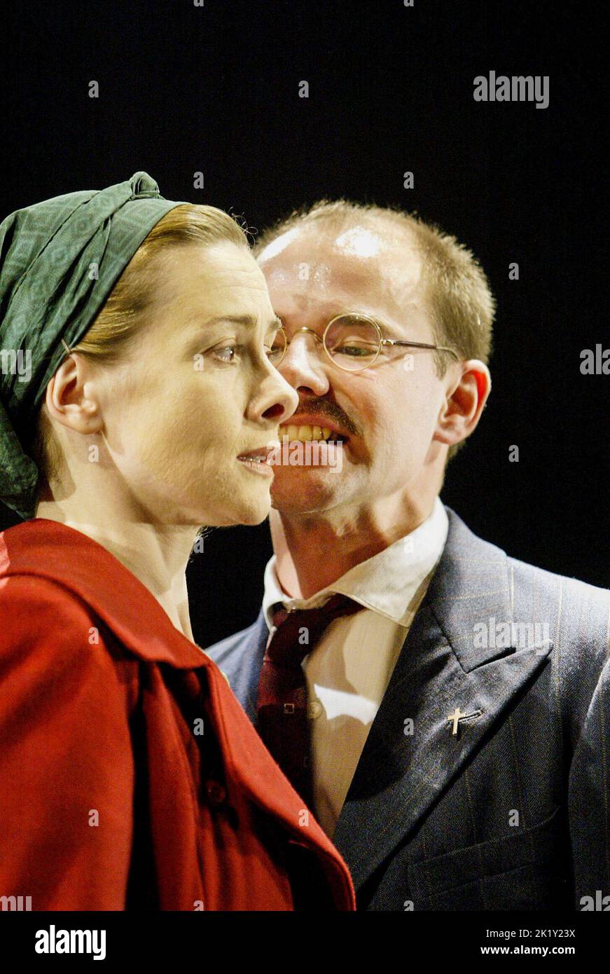 Emma Fielding (Isabella), Daniel Evans (Angelo) in MEASURE FOR MEASURE by Shakespeare at the Royal Shakespeare Company (RSC), Royal Shakespeare Theatre, Stratford-upon-Avon, England  02/05/2003  design: Anthony Lamble  lighting: Tim Mitchell  director: Sean Holmes Stock Photo