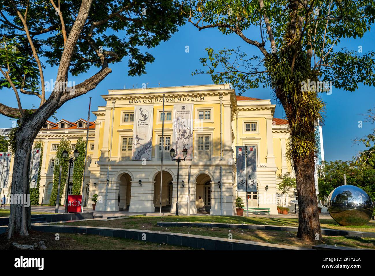 The Asian Civilisations Museum housed in the old Empress Palace Building and surrounded by parkland on bank of Singapore River. Singapore Stock Photo