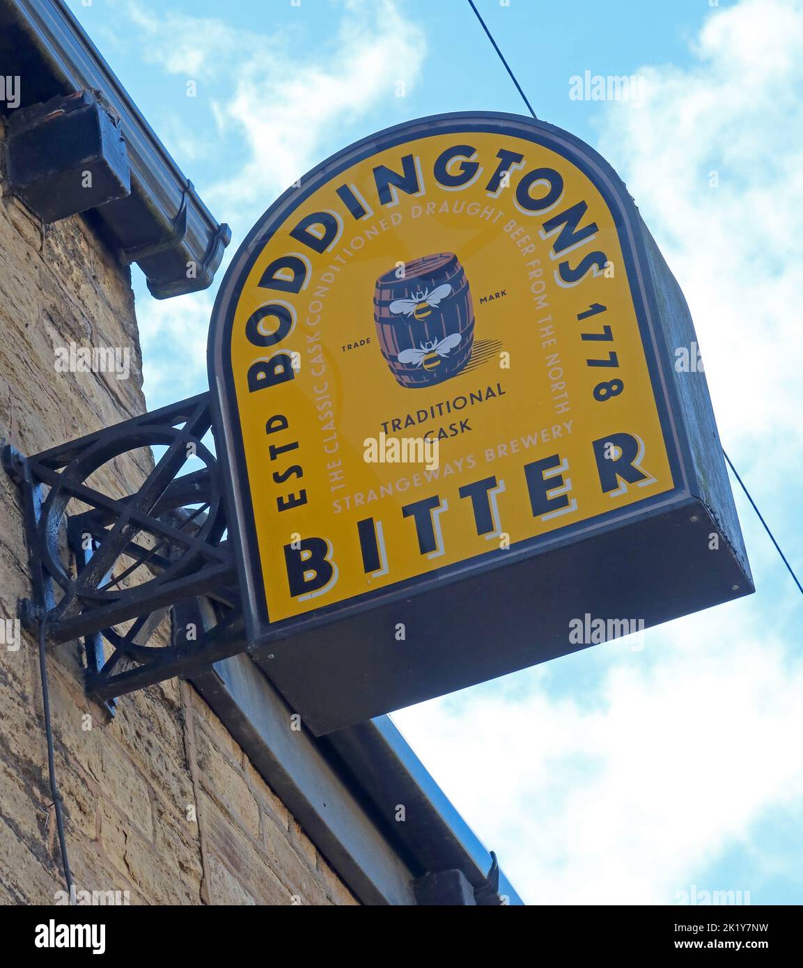 Boddingtons the cream of Manchester, Estd 1778, at the Grapes Inn, 305 High St West, Glossop, Derbyshire, England, UK,SK13 8EP Stock Photo