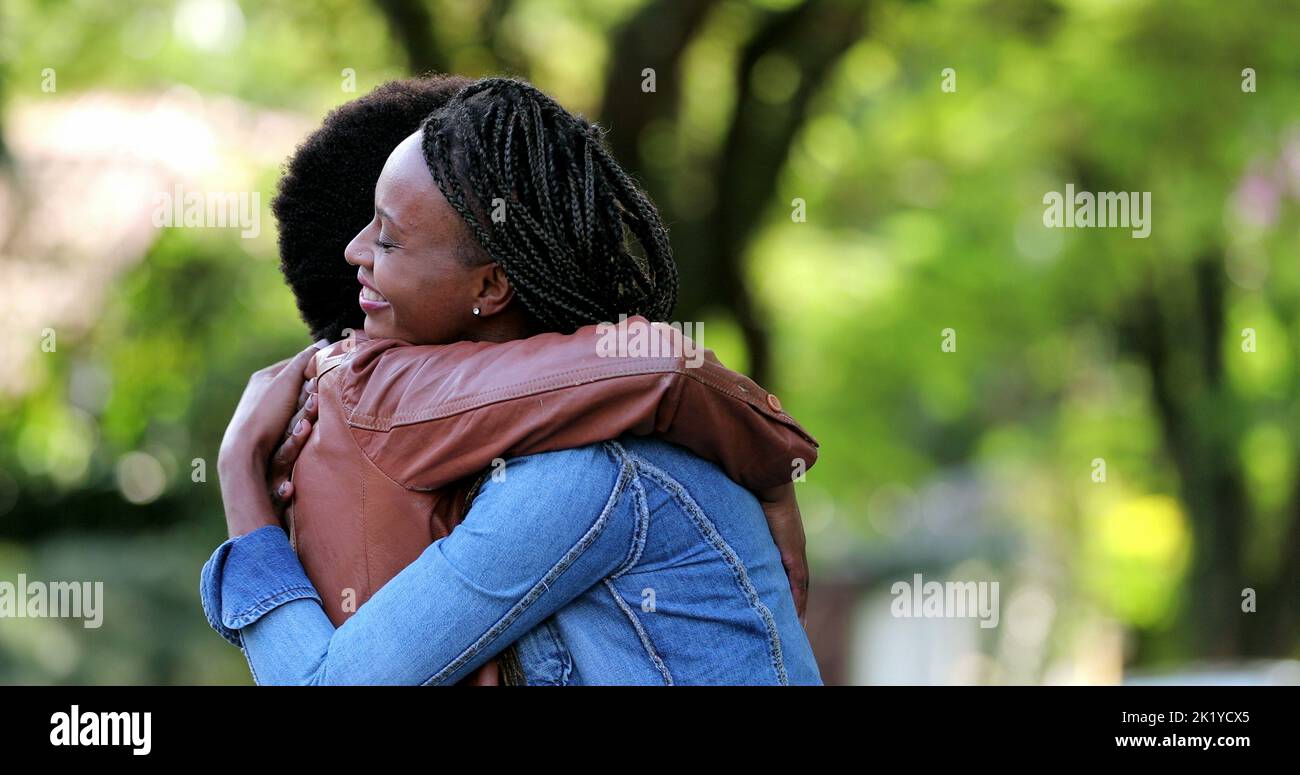 Two black women best friends hi-res stock photography and images - Alamy