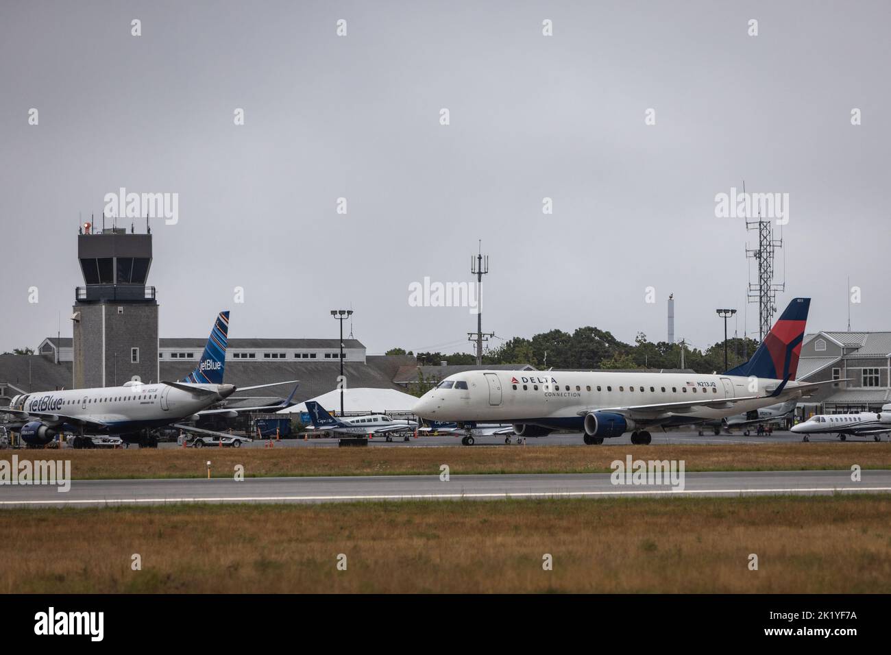 A JetBlue Airways, Cape Air and Delta Airlines planes at Martha's Vineyard airport Stock Photo