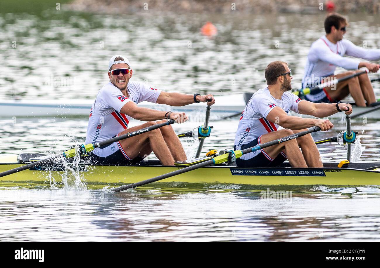 Racice, Czech Republic. 21st Sep, 2022. Jan Oscar Stabe Helvig, left, and Kristoffer Brun of Norway competing during Day 4 of the 2022 World Rowing Championships, Men's double sculls quarter finals at the Labe Arena Racice on September 21, 2022 in Racice, Czech Republic. Credit: Ondrej Hajek/CTK Photo/Alamy Live News Stock Photo