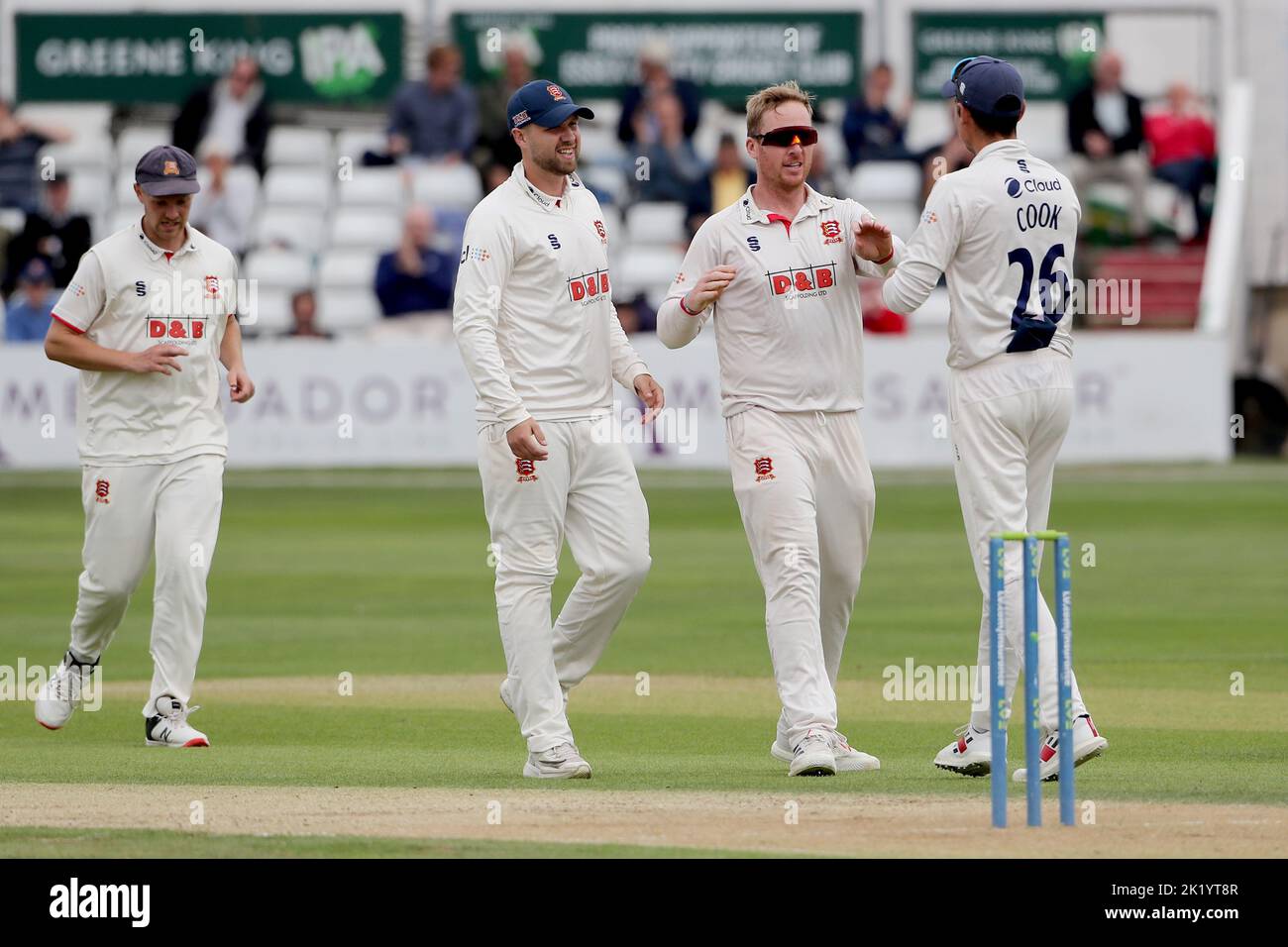 Simon Harmer of Essex celebrates with his team mates after taking the wicket of Matt Parkinson during Essex CCC vs Lancashire CCC, LV Insurance County Stock Photo