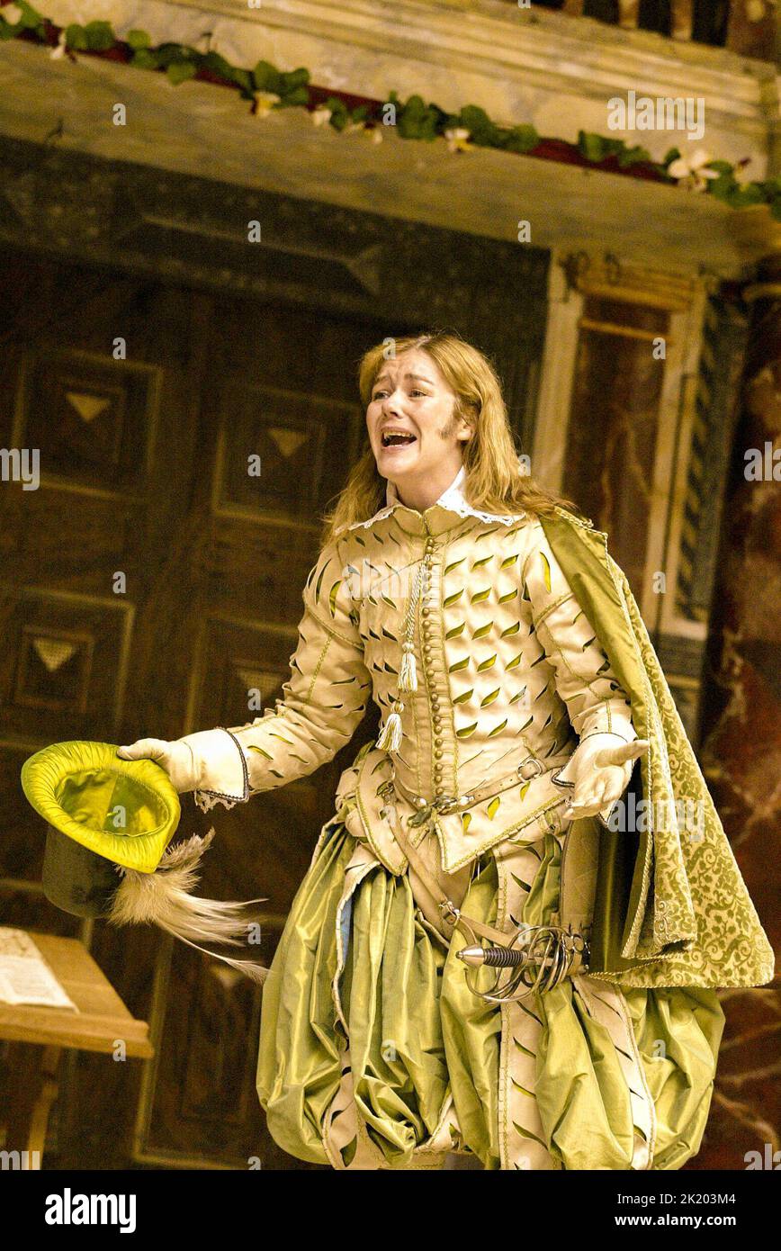 Josie Lawrence (Benedick) in MUCH ADO ABOUT NOTHING by Shakespeare at Shakespeare's Globe, London SE1  02/06/2004  music: Claire van Kampen  costumes: Luca Costigliolo  director / Master of Play : Tamara Harvey Stock Photo