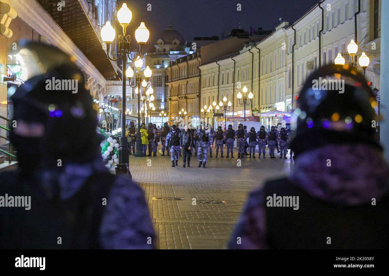 Russian police officers stand guard during an unsanctioned rally, after opposition activists called for street protests against the mobilisation of reservists ordered by President Vladimir Putin, in Moscow, Russia September 21, 2022. REUTERS/REUTERS PHOTOGRAPHER Stock Photo