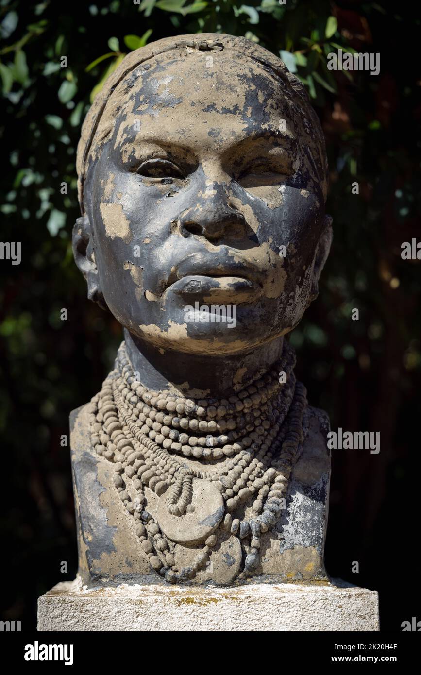 Bust of African female by Manuel de Oliveira in the Lisbon Tropical
