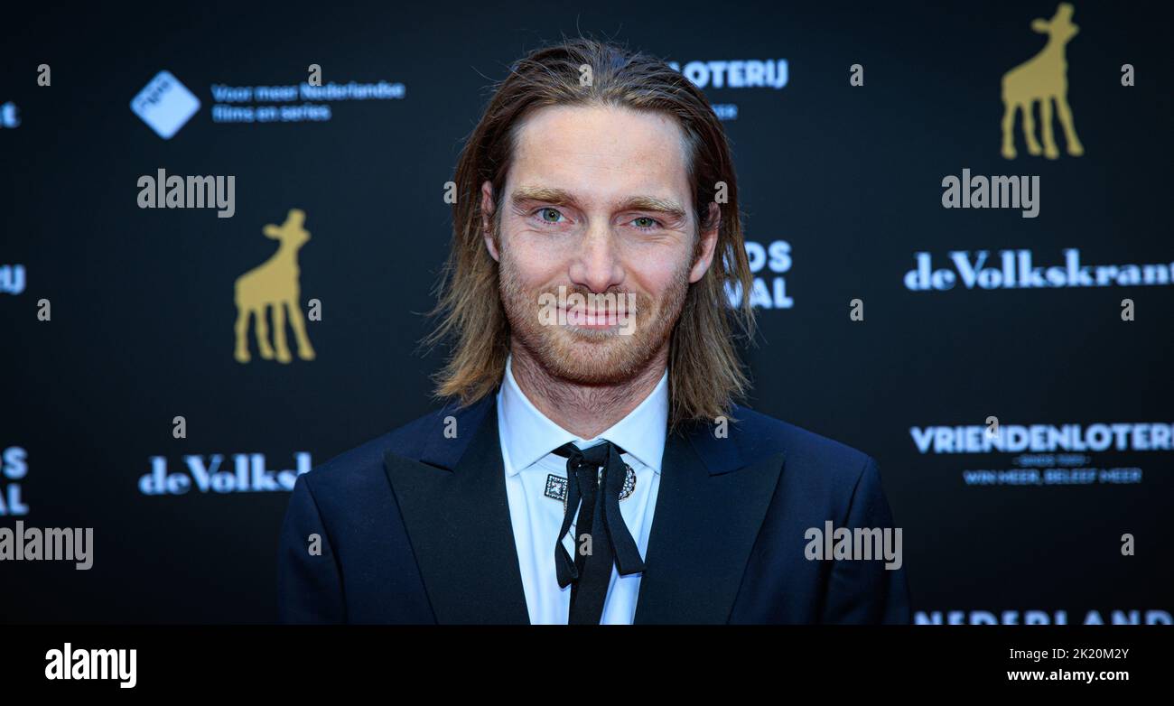 2022-09-21 18:35:36 AMSTERDAM - Reinout Scholten van Aschat on the red  carpet prior to the premiere of the opening film Zee van Tijd at the  Netherlands Film Festival. ANP LEVIN DEN BOER