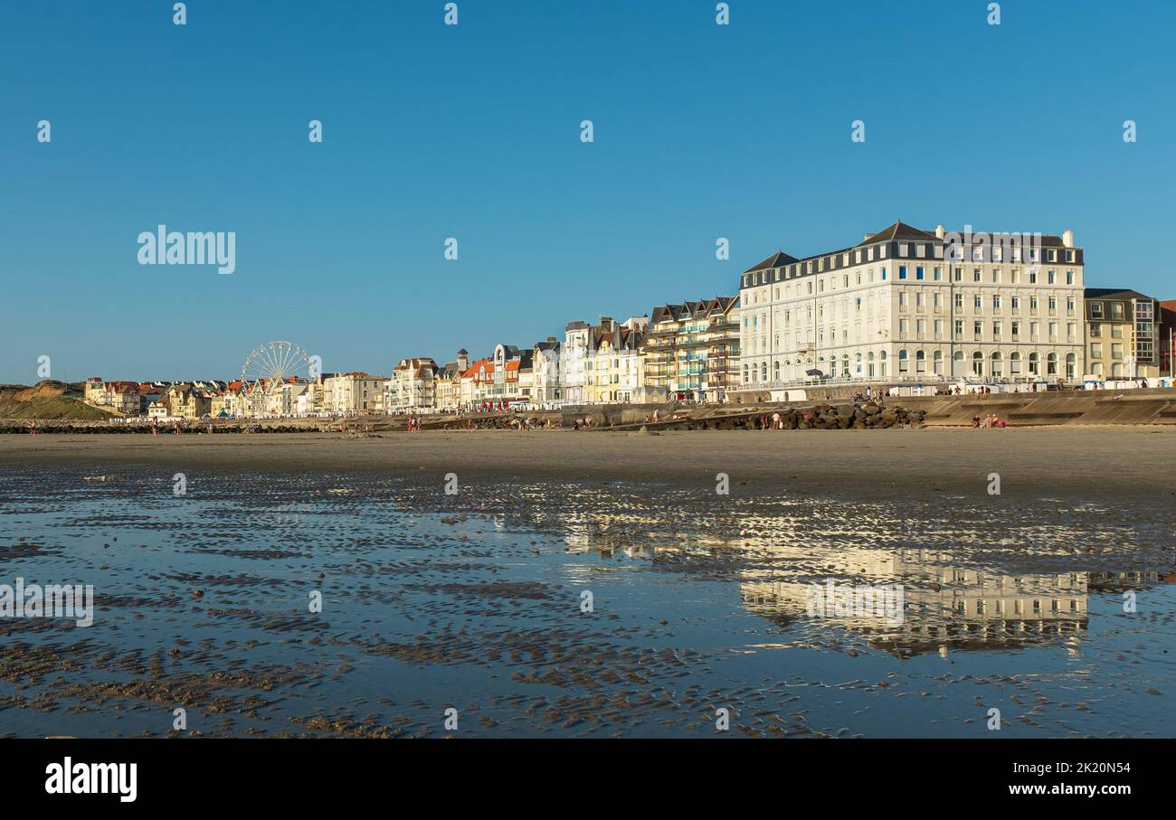 Scenic view on the beach of Wimereux along the French Opal Coast. Stock Photo