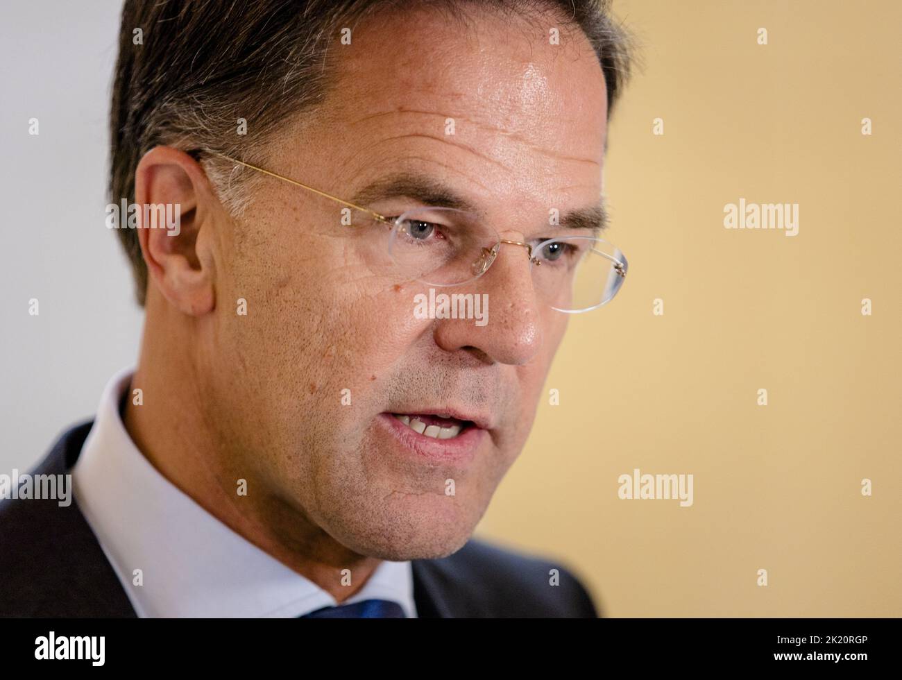Plenary room formal dress hi-res stock photography and images - Alamy