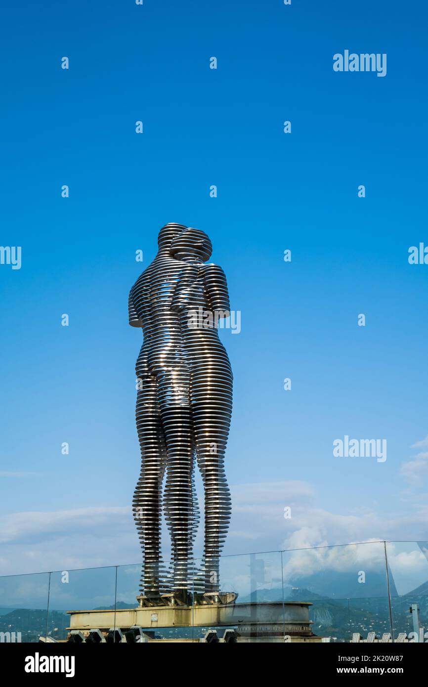 Batumi, August 2022 Ali and Nino moving sculpture by Tamar