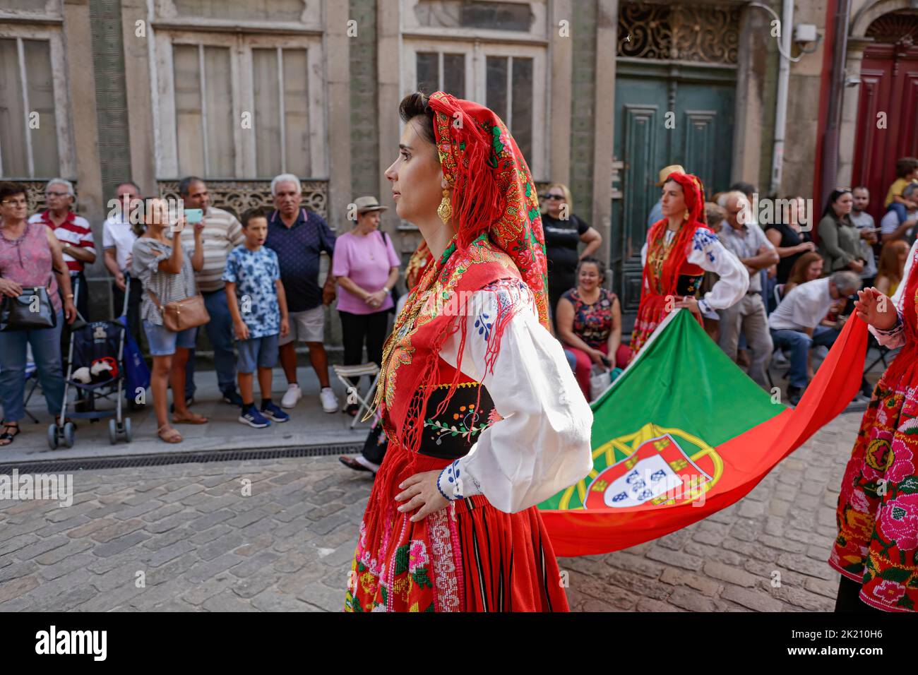 Portuguese costumes hi-res stock photography and images - Page 3 - Alamy