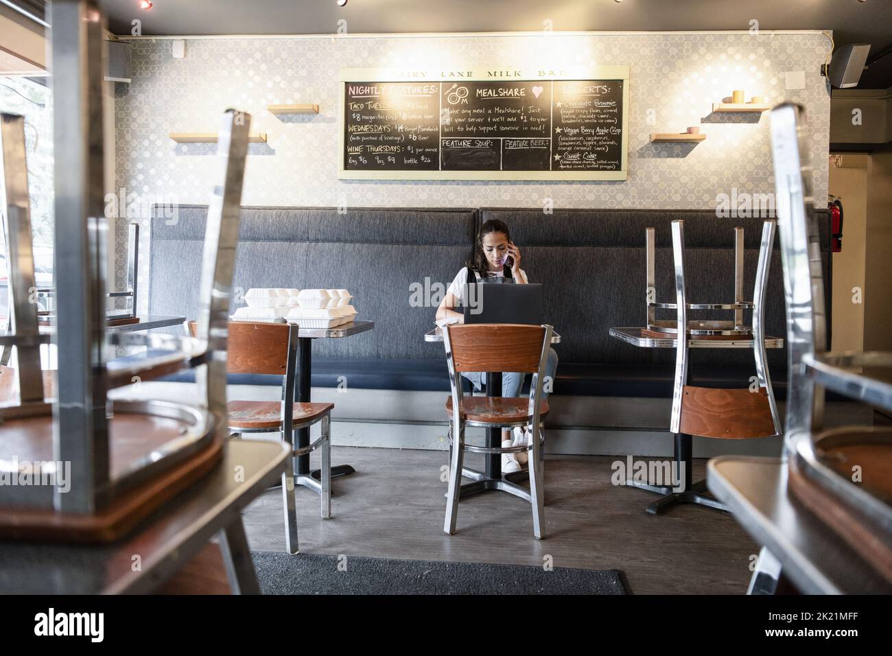 Orders processing hi-res stock photography and images - Alamy