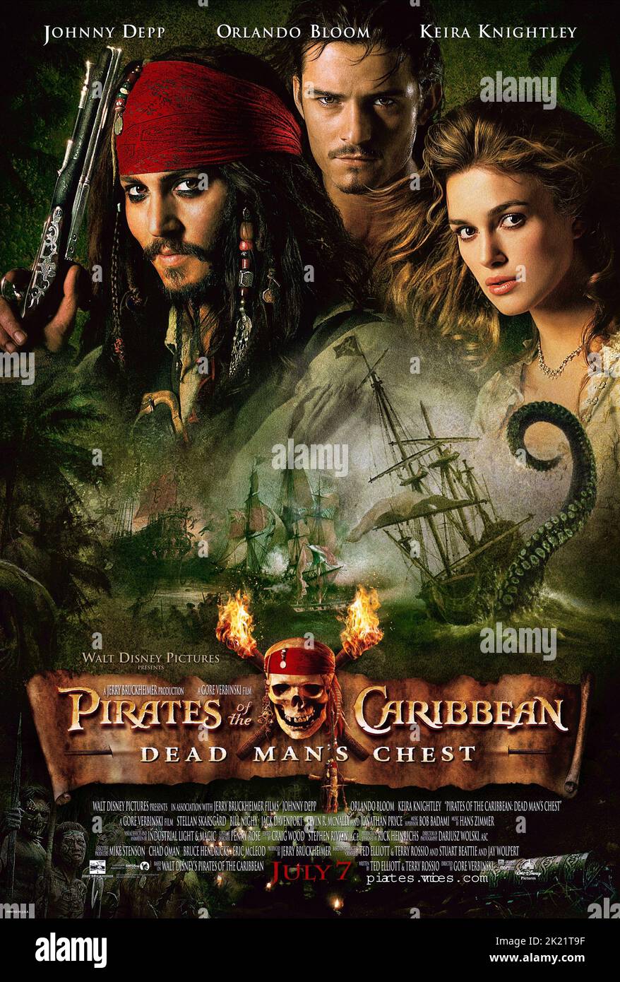 JOHNNY DEPP, ORLANDO BLOOM, KEIRA KNIGHTLEY POSTER, PIRATES OF THE CARIBBEAN: DEAD MAN'S CHEST, 2006 Stock Photo